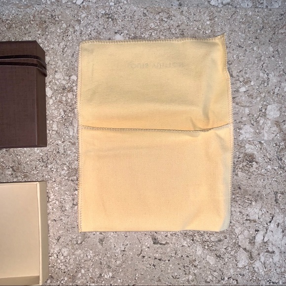 Louis Vuitton Gift & Storage Box - Picture 5 of 8